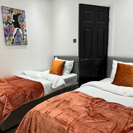 4 Bed 4 Bath House With Free Parking, 5 Mins To Lfc And 15 Mins To City Centre Liverpool Exterior foto