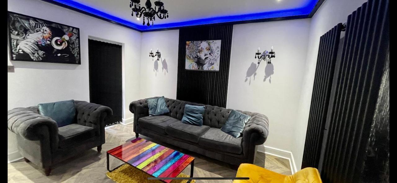 4 Bed 4 Bath House With Free Parking, 5 Mins To Lfc And 15 Mins To City Centre Liverpool Exterior foto