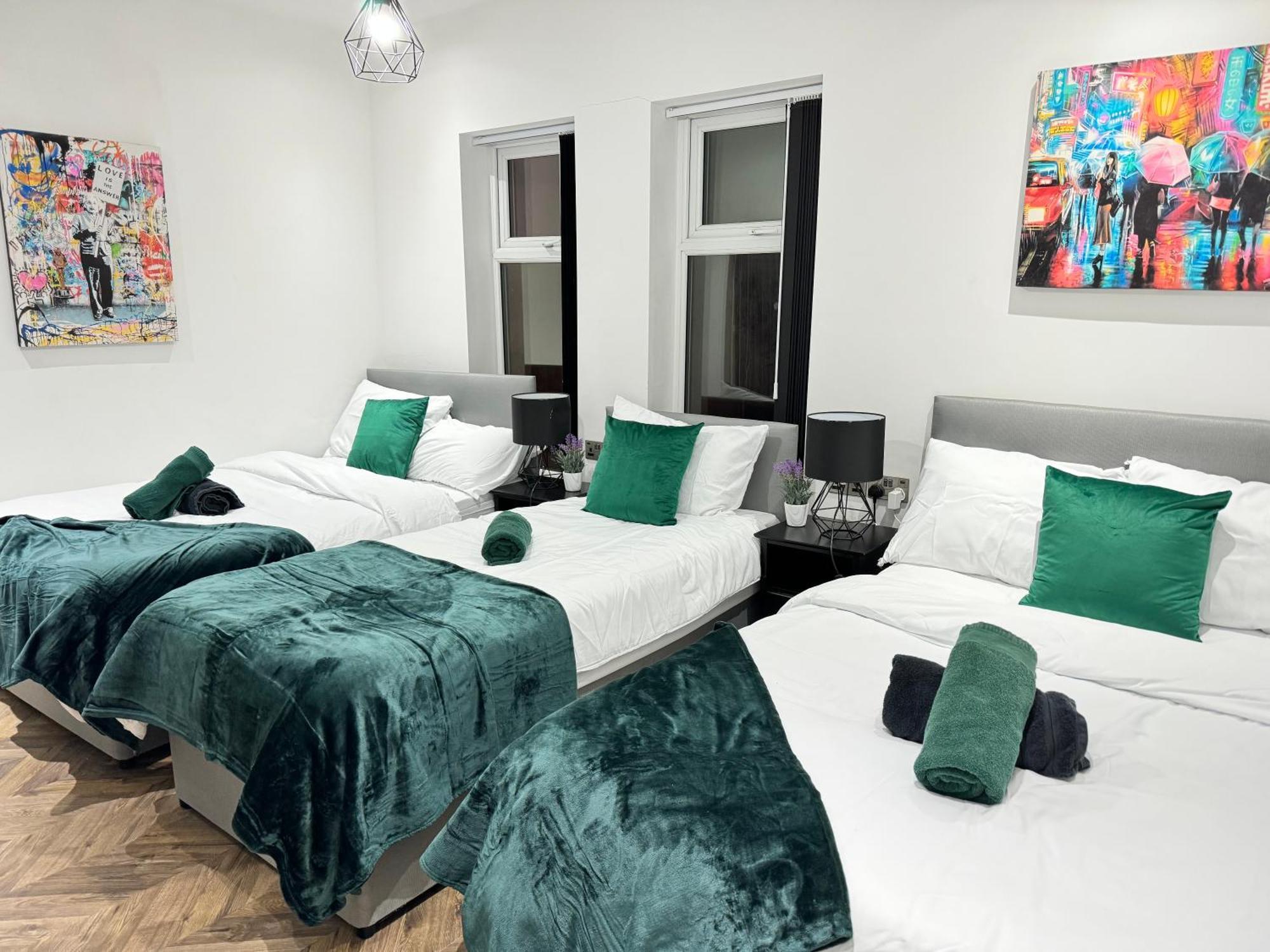 4 Bed 4 Bath House With Free Parking, 5 Mins To Lfc And 15 Mins To City Centre Liverpool Exterior foto
